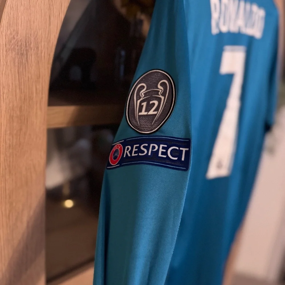 Adidas Real Madrid Ronaldo #7 Long Sleeve Jersey 2017 UCL FIFA Patch NWT Small
